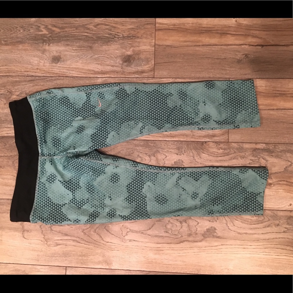 Nike Dri-Fit Cropped Running Tights Size Medium